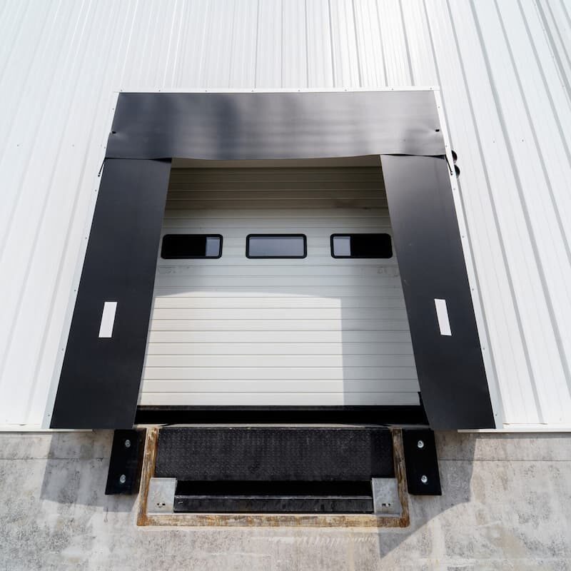 dock seal and shelter